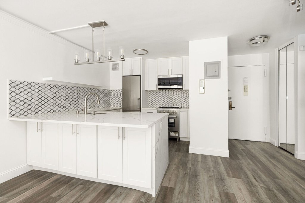 330 Third Avenue, Unit 3F photo 6