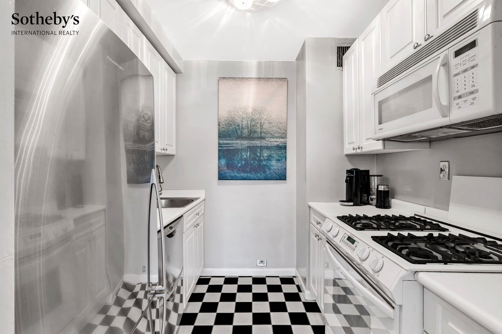 225 East 57th Street, Unit 11L photo 7