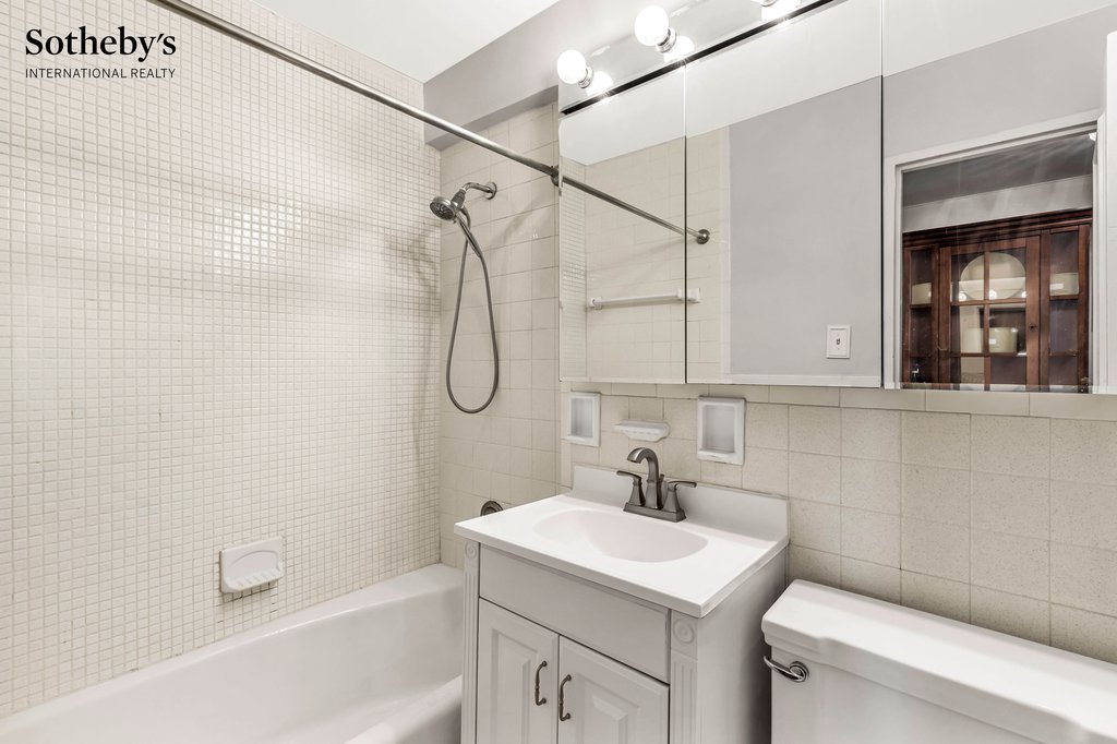 225 East 57th Street, Unit 11L photo 9