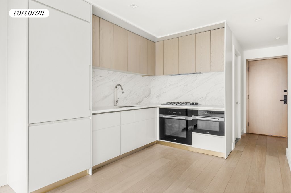 208 Delancey Street, Unit 4G photo 2