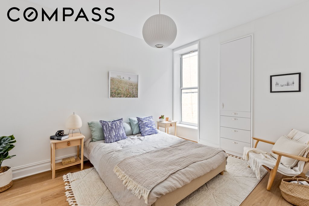 744 Park Place, Unit 2B photo 4