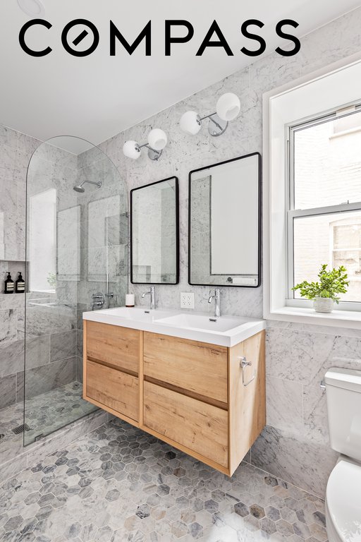 744 Park Place, Unit 2B photo 5