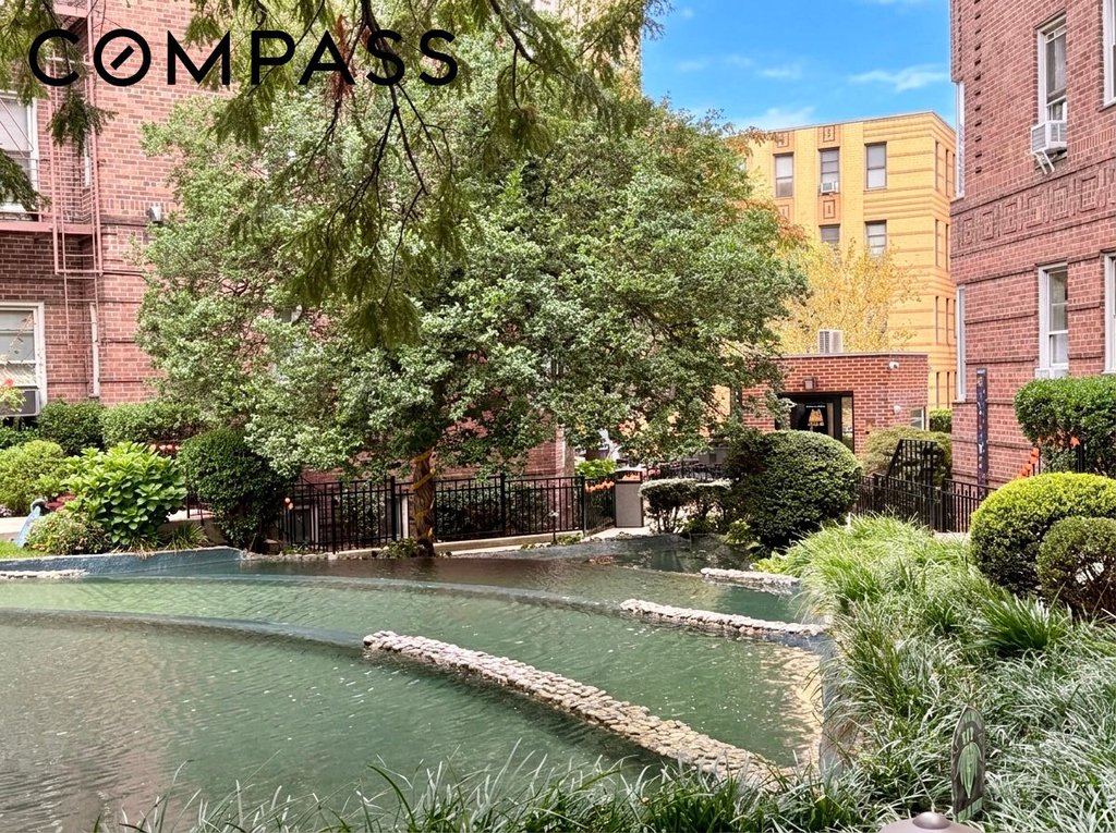 73-12 35th Avenue, Unit D53 photo 16