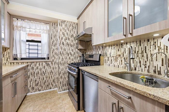 61-35 98th Street, Unit 15E photo 4