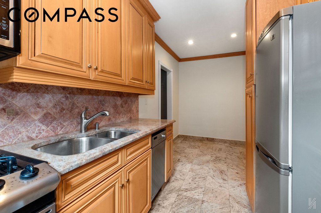 25-40 31st Avenue, Unit 6E photo 11