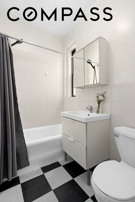 205 East 10th Street, Unit 6E photo 4