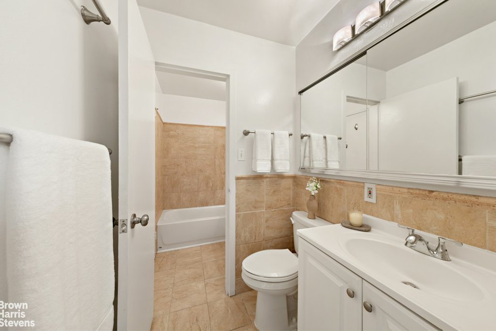 101 West 81st Street, Unit 524 photo 5