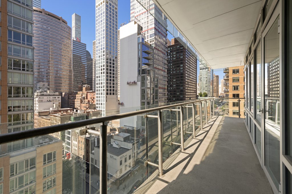 310 East 53rd Street, Unit 11B photo 2