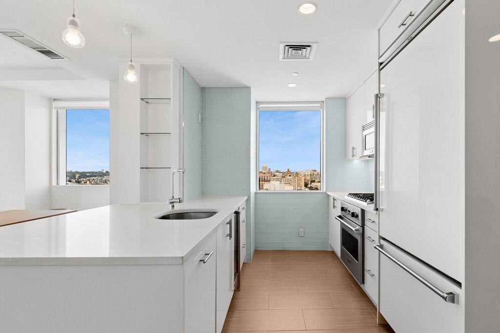 2628 Broadway, Unit 22A photo 4