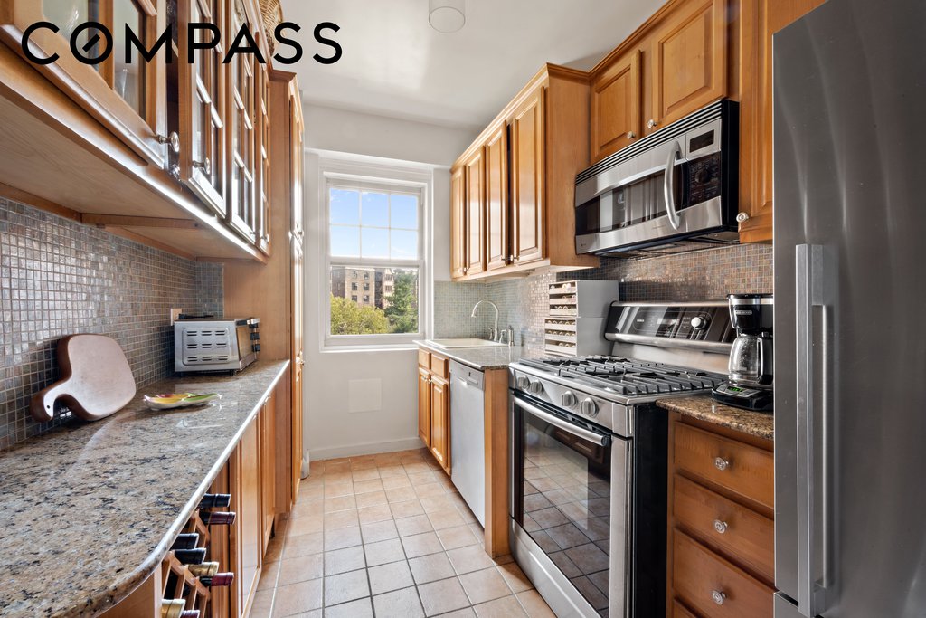 160 Cabrini Boulevard, Unit 78 photo 10