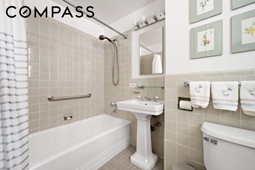 160 Cabrini Boulevard, Unit 78 photo 11