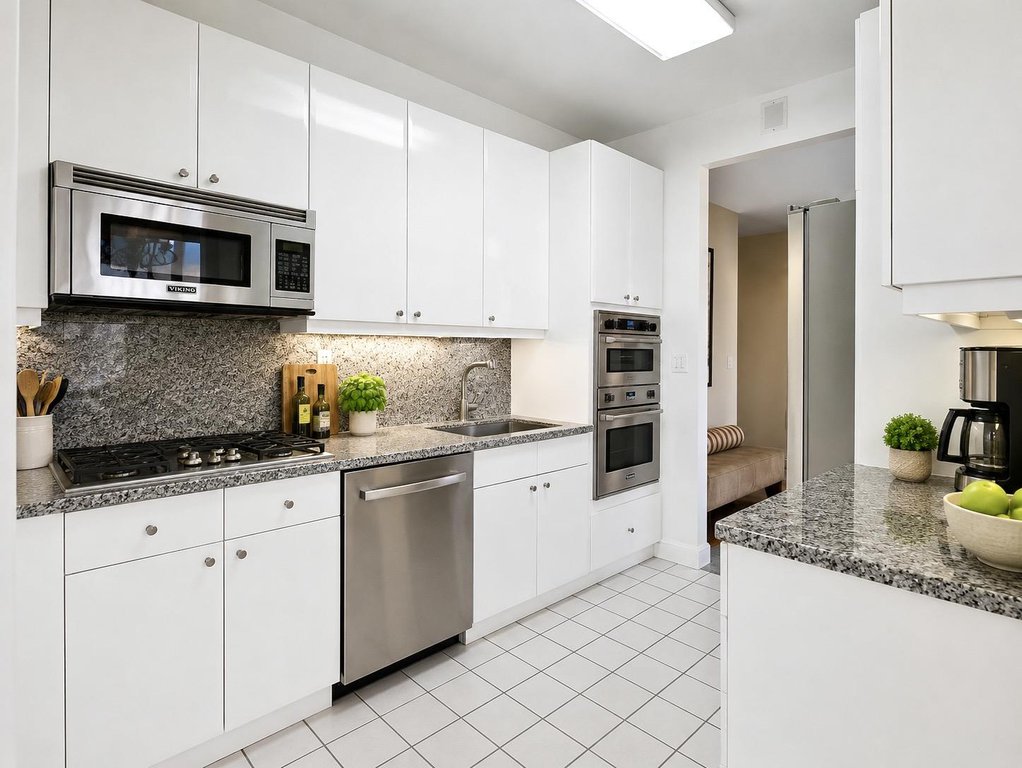 200 Riverside Boulevard, Unit 7AA photo 6