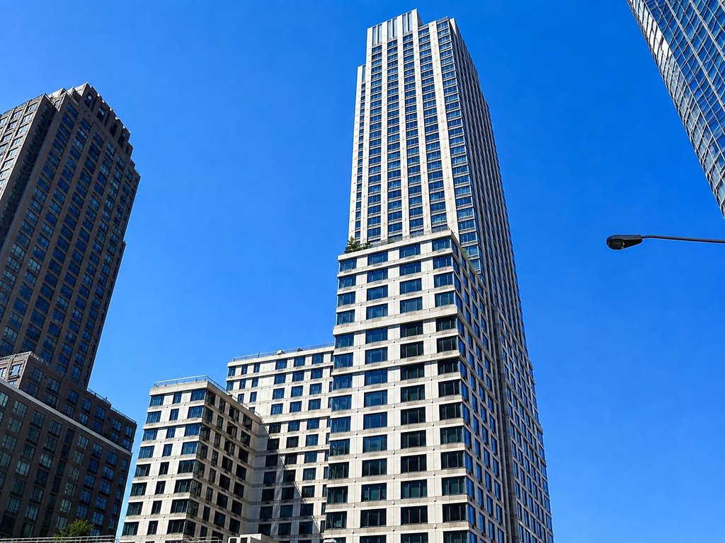 200 Riverside Boulevard, Unit 7AA photo 17