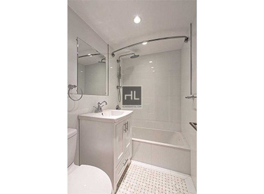 50 West 97th Street, Unit 11R photo 10