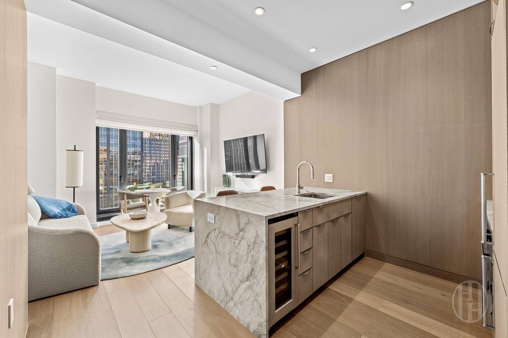 111 West 56th Street, Unit 41D photo 5