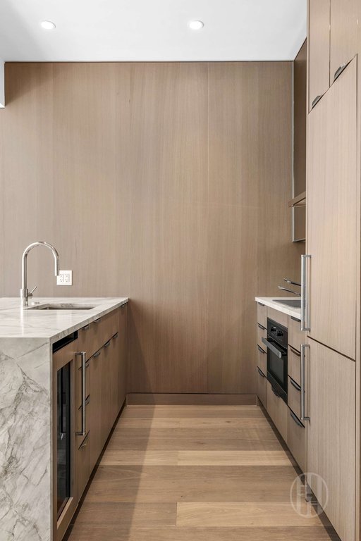 111 West 56th Street, Unit 41D photo 7