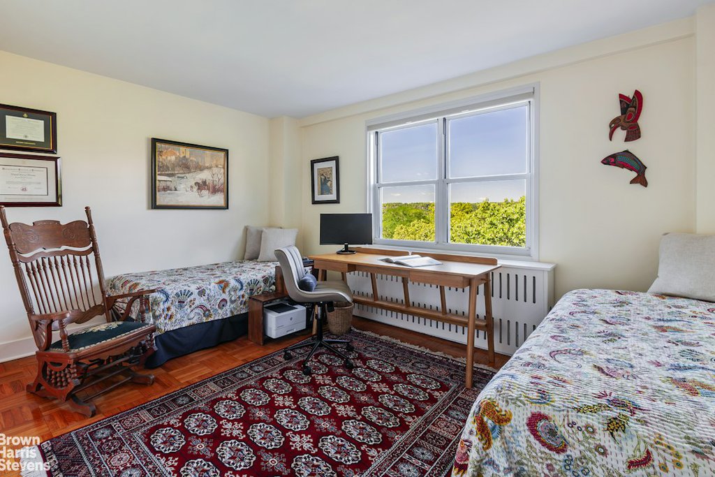 3935 Blackstone Avenue, Unit 8B photo 8