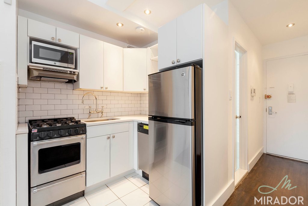 255 West 14th Street, Unit 4C photo 2