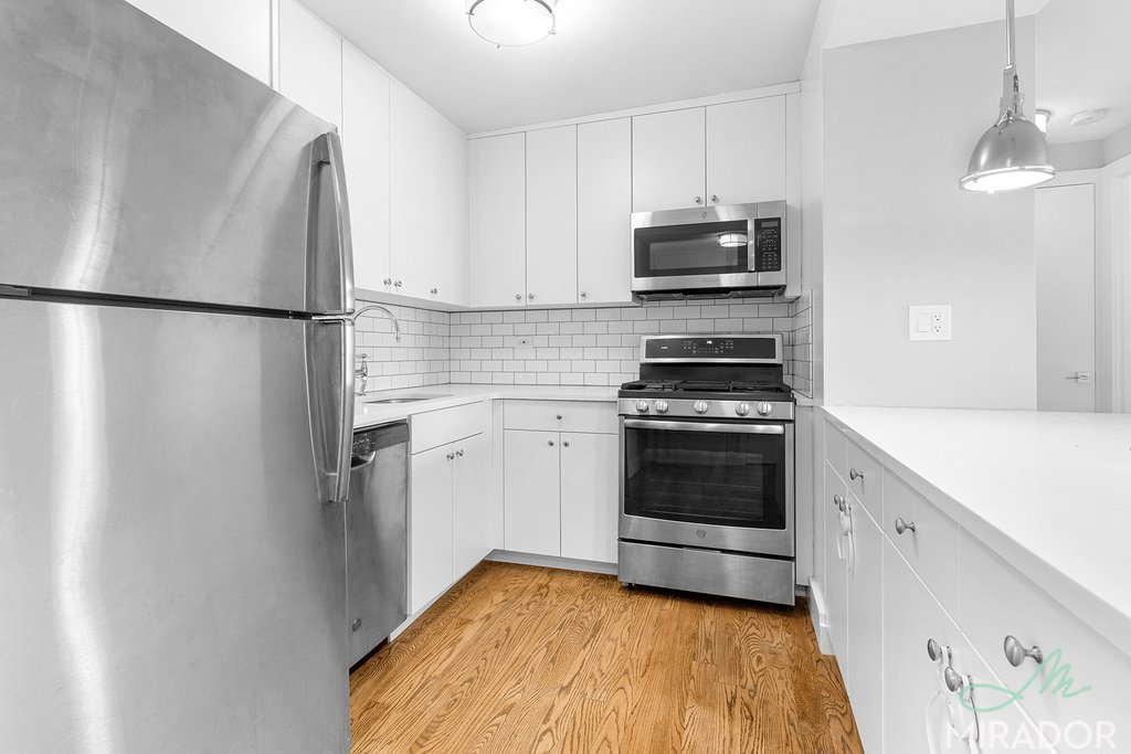 330 East 39th Street, Unit 16D photo 3