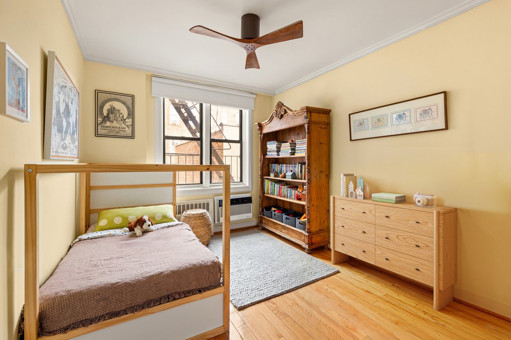 275 Webster Avenue, Unit 4L photo 5