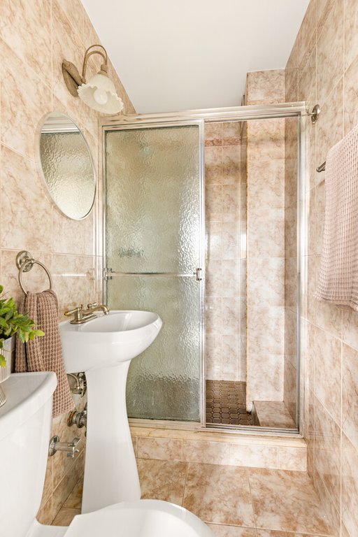 275 Webster Avenue, Unit 4L photo 7