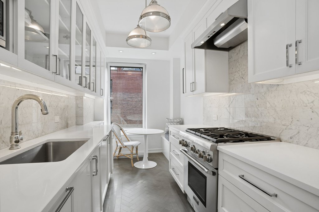 103 East 84th Street, Unit 8C photo 4