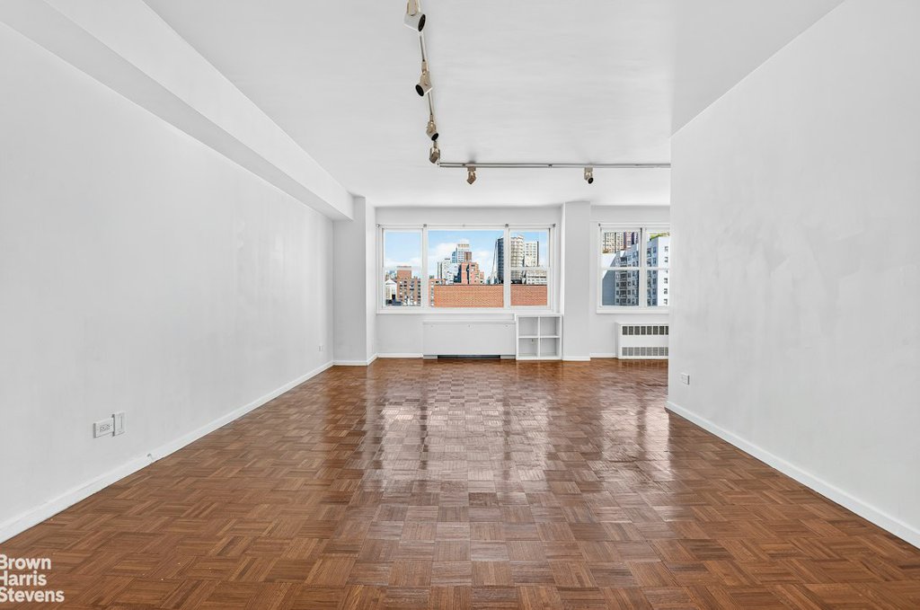444 East 75th Street, Unit 15B photo 2