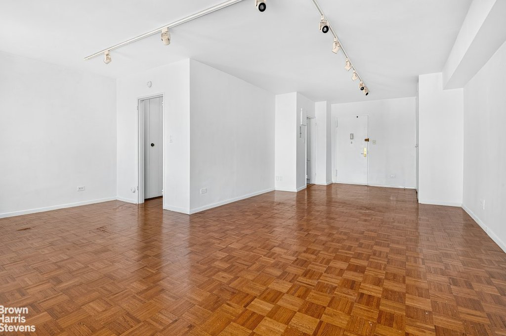 444 East 75th Street, Unit 15B photo 4