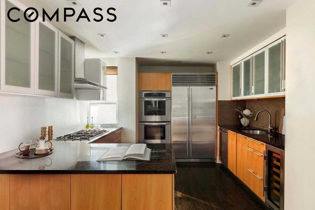 170 East 77th Street, Unit 6A photo 5