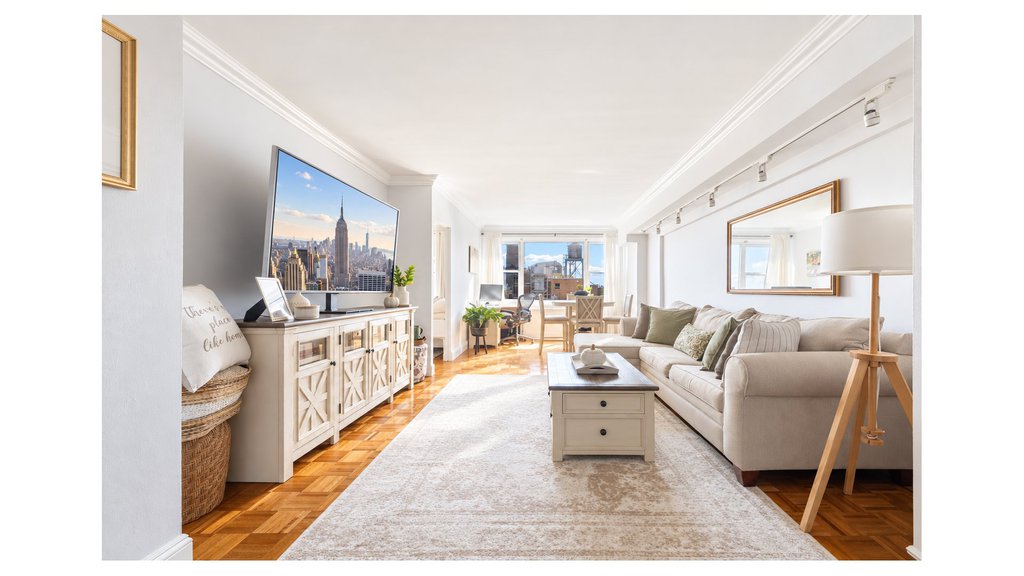 444 East 75th Street, Unit 17E photo 2