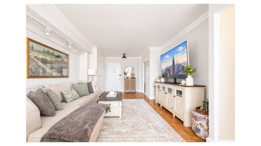 444 East 75th Street, Unit 17E photo 4