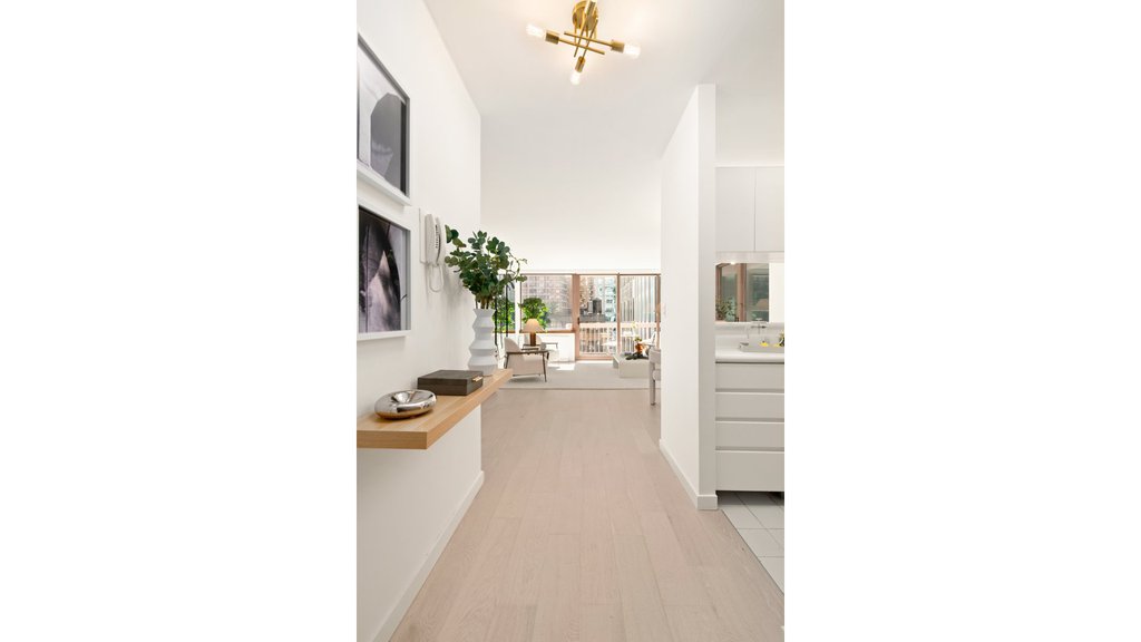 235 East 40th Street, Unit 6C photo 9
