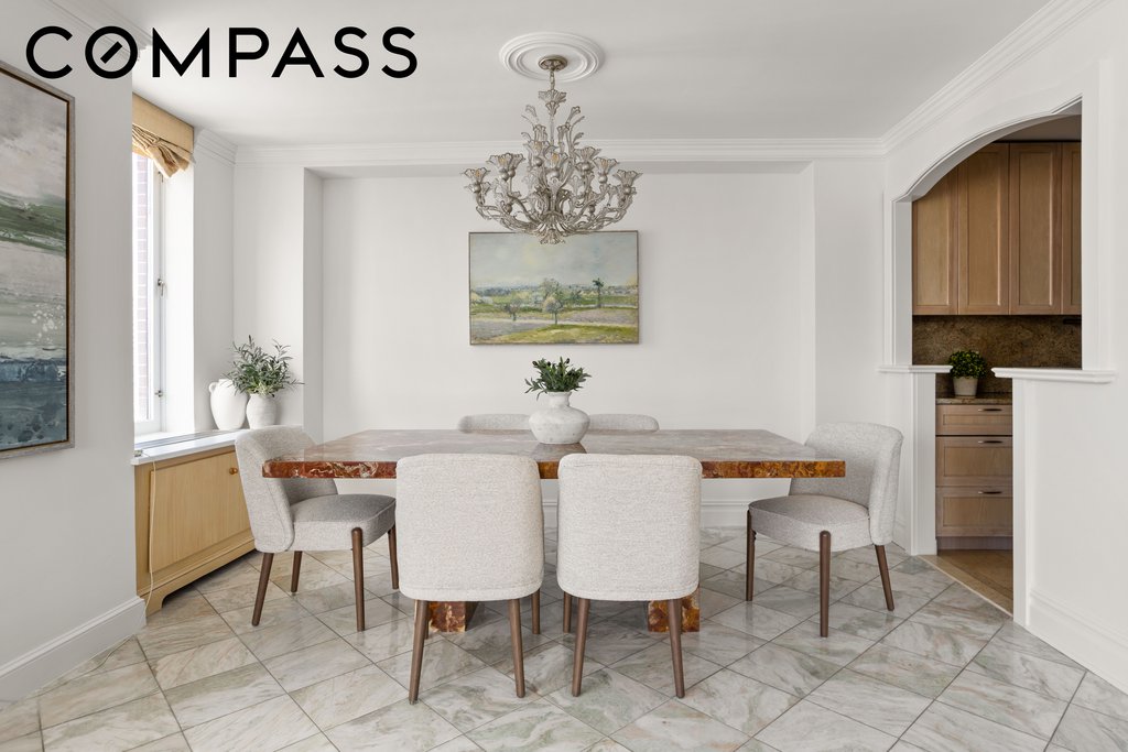 422 East 72nd Street, Unit 28D photo 2