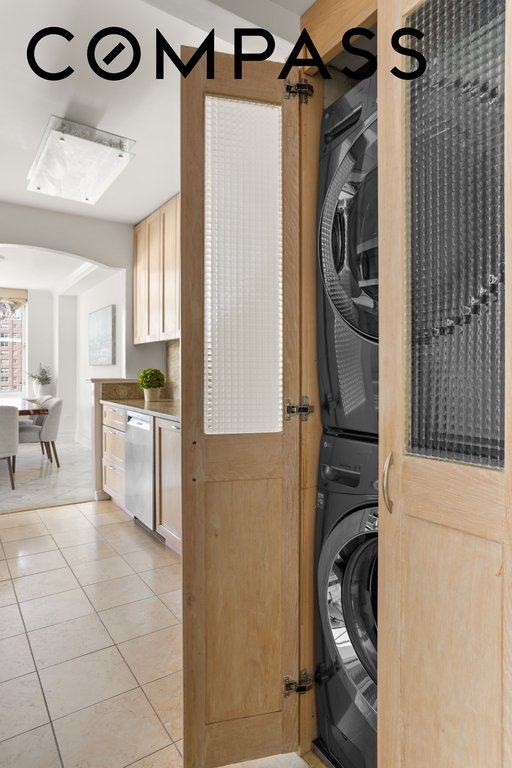 422 East 72nd Street, Unit 28D photo 8