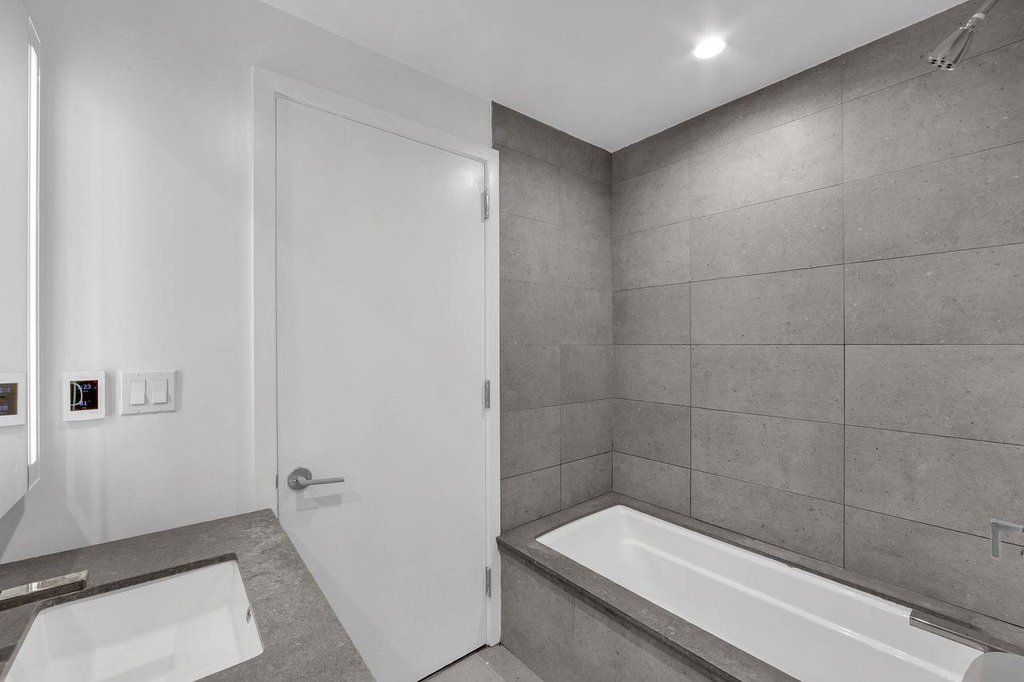 42-02 Crescent Street, Unit 12C photo 6