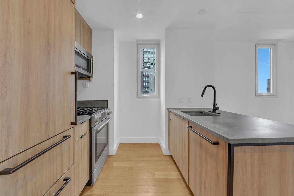 42-02 Crescent Street, Unit 12C photo 8