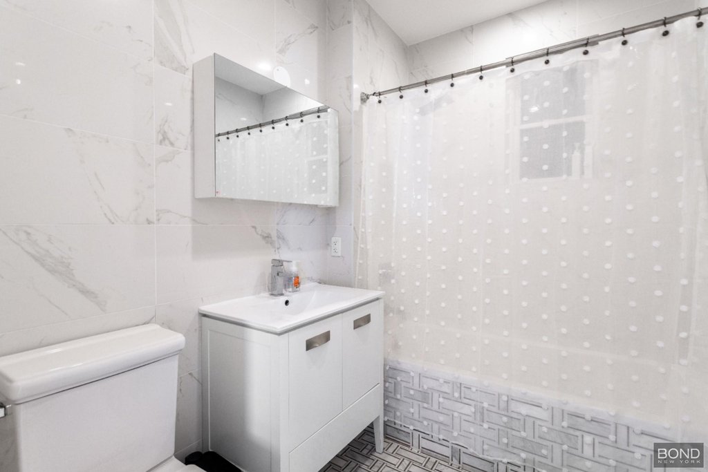 543 Brooklyn Avenue, Unit 6 photo 8
