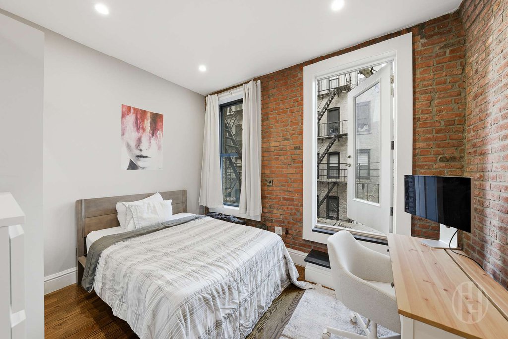 113 Christopher Street, Unit 2A photo 2