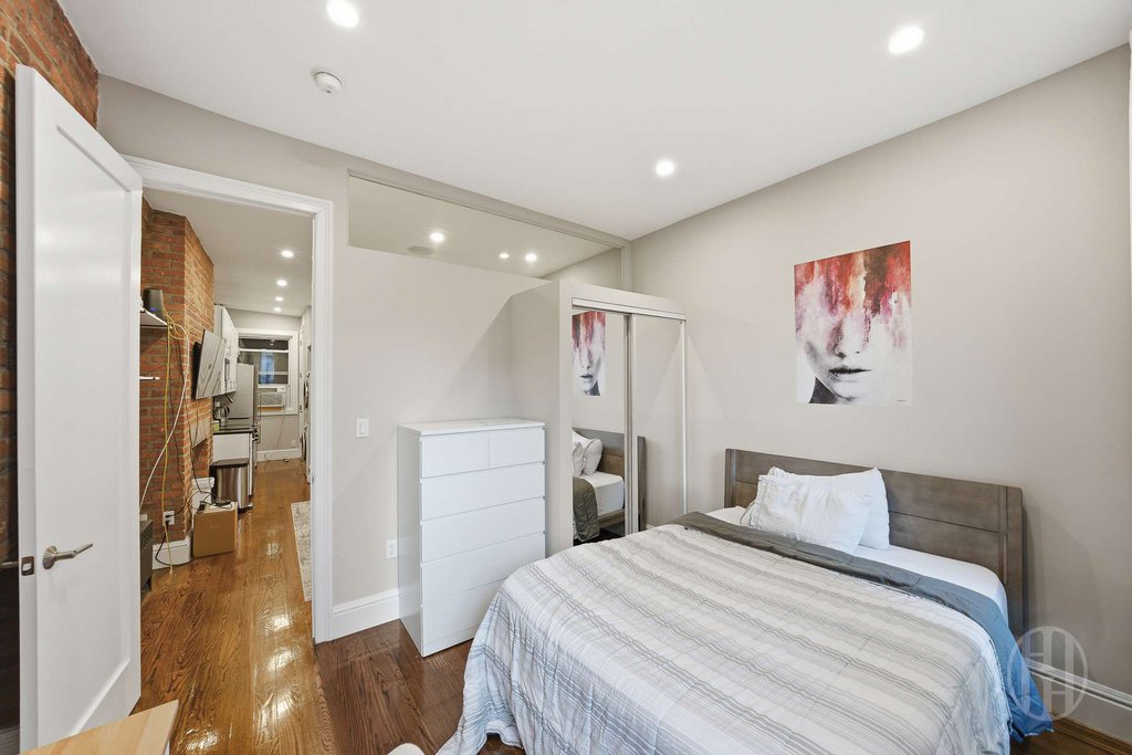 113 Christopher Street, Unit 2A photo 4