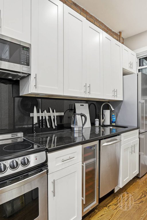 113 Christopher Street, Unit 2A photo 6