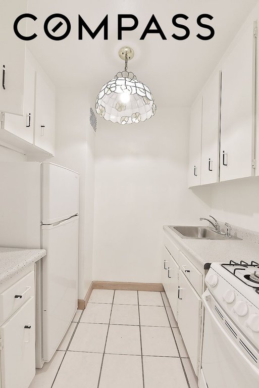 401 East 65th Street, Unit 2I photo 5