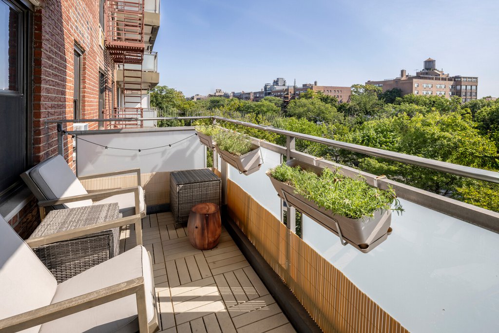350 Ocean Parkway, Unit 4D photo 3