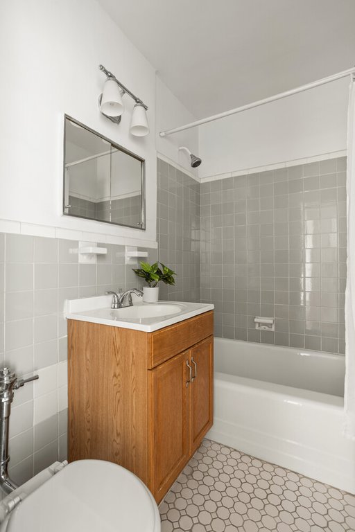 66 Overlook Terrace, Unit 8E photo 9