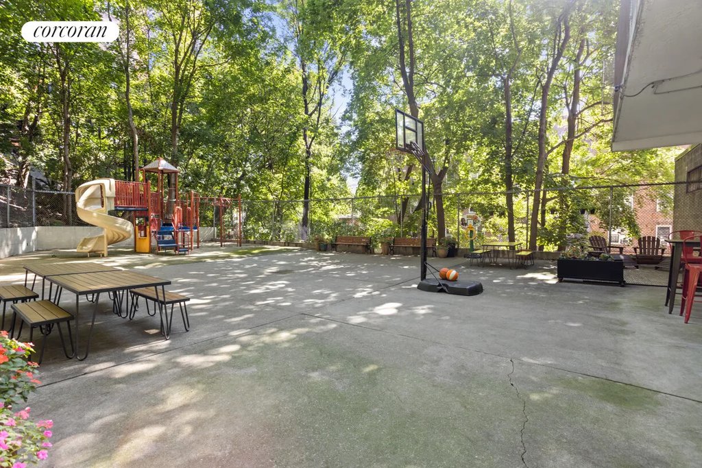 66 Overlook Terrace, Unit 8E photo 10
