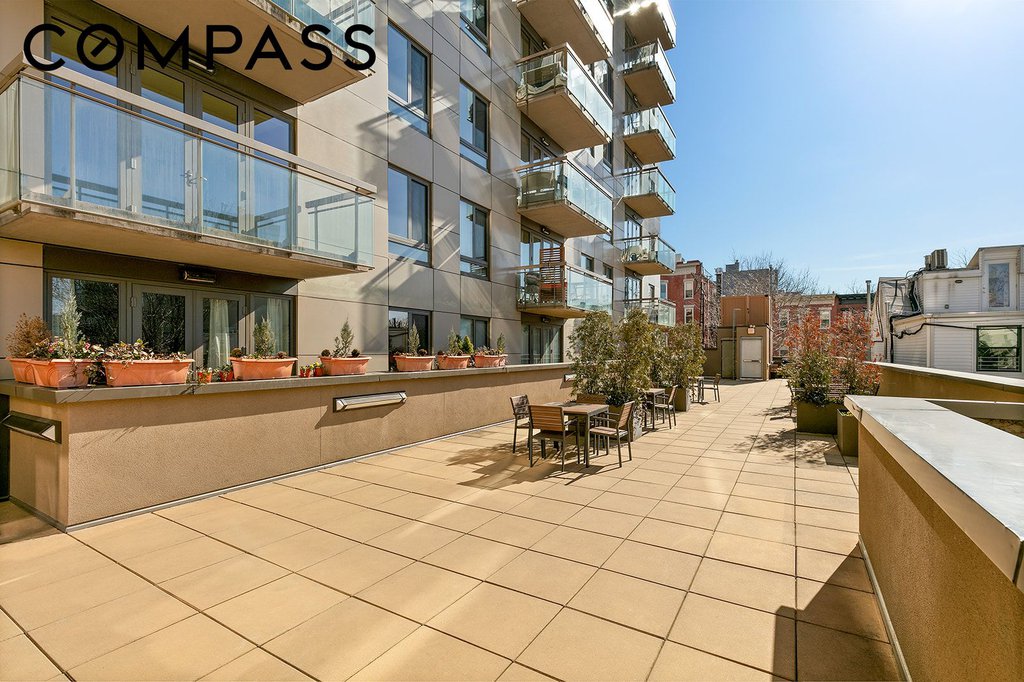 500 Fourth Avenue, Unit 6D photo 9