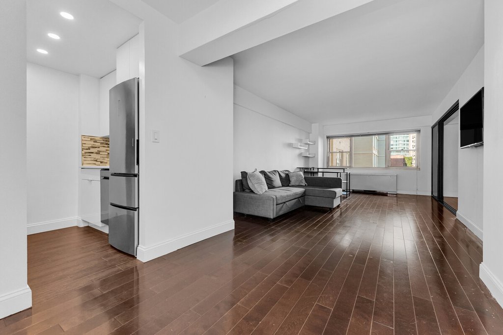 345 East 56th Street, Unit 5B photo 6