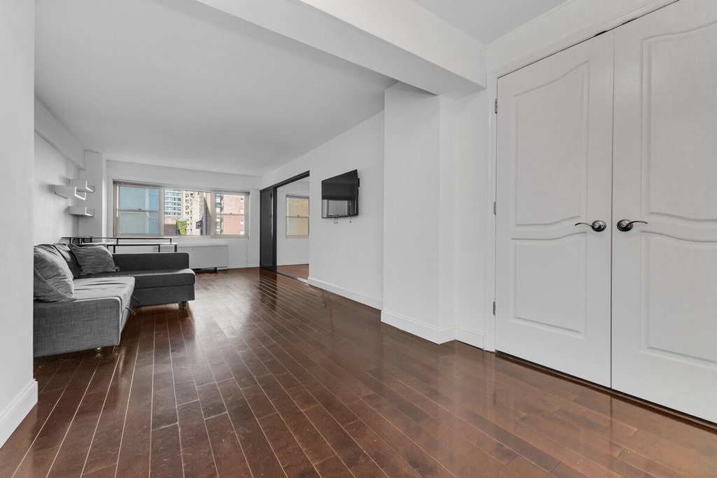 345 East 56th Street, Unit 5B photo 7