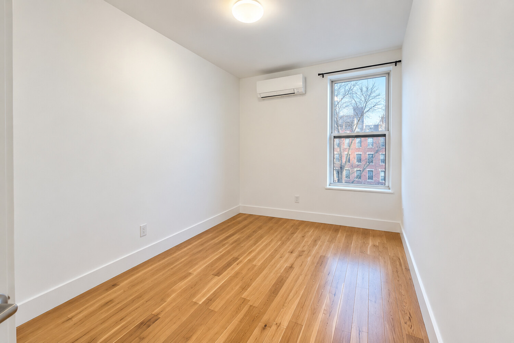 364 Macon Street – For Sale photo 15