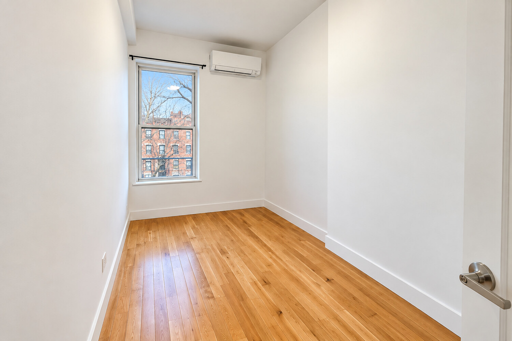 364 Macon Street – For Sale photo 18