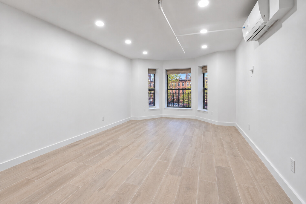 364 Macon Street – For Sale photo 20